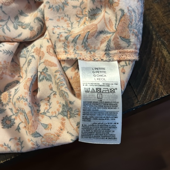 Old Navy Peach Floral  Long Sleeve V-Neck Dress with Pockets in Size PL - Picture 3 of 3